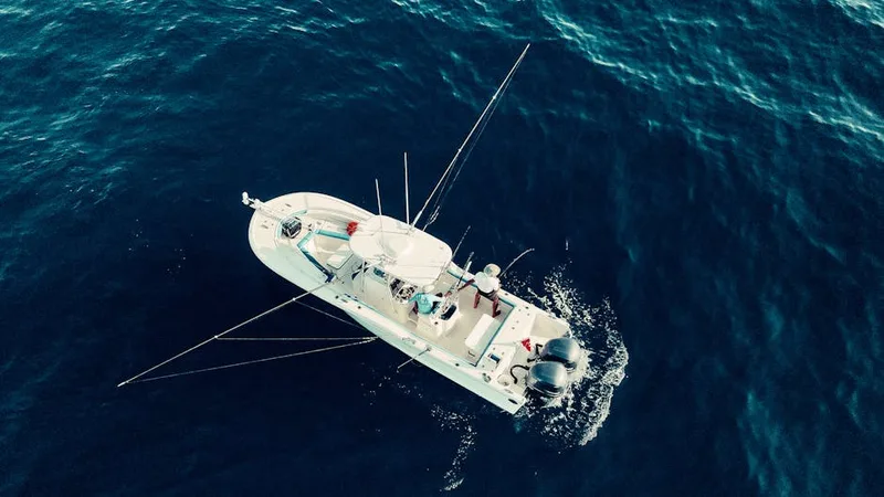 offshore fishing boat ocean — photo from Pexels